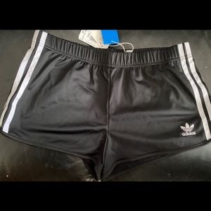 Adidas shorts S